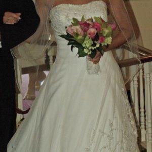 Strapless Maggie Sottero wedding dress